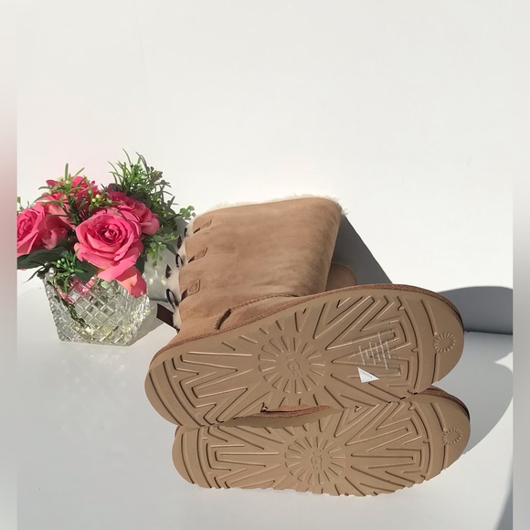 UGG Bailey Bow Tall II Boot - Picture 6 of 7